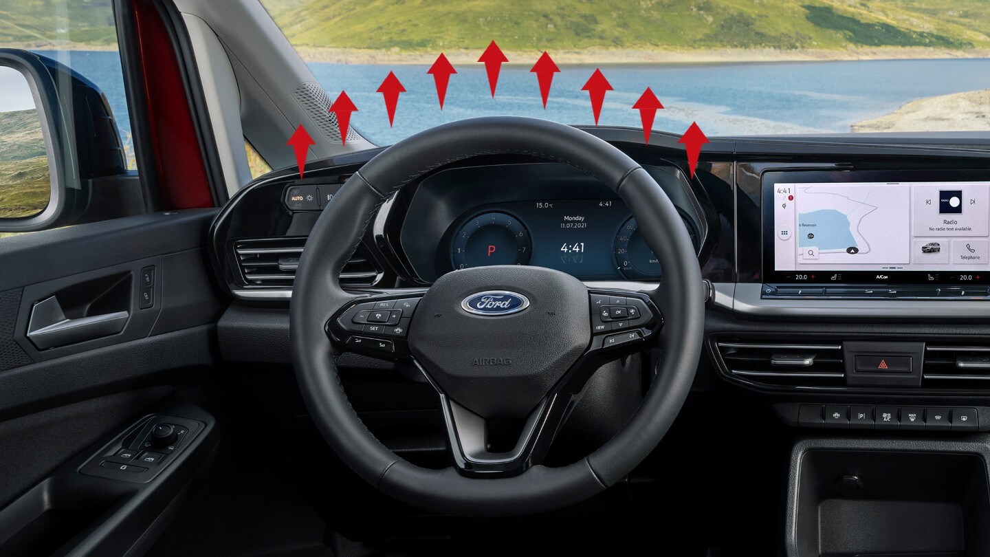 Ford Tourneo Connect Innenraum. Detailansicht Lenkrad